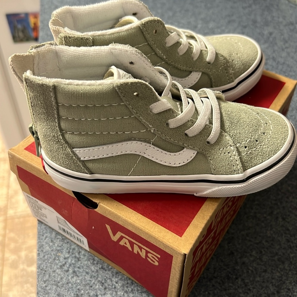 VANS toddler sz 9 high tops- like new!
